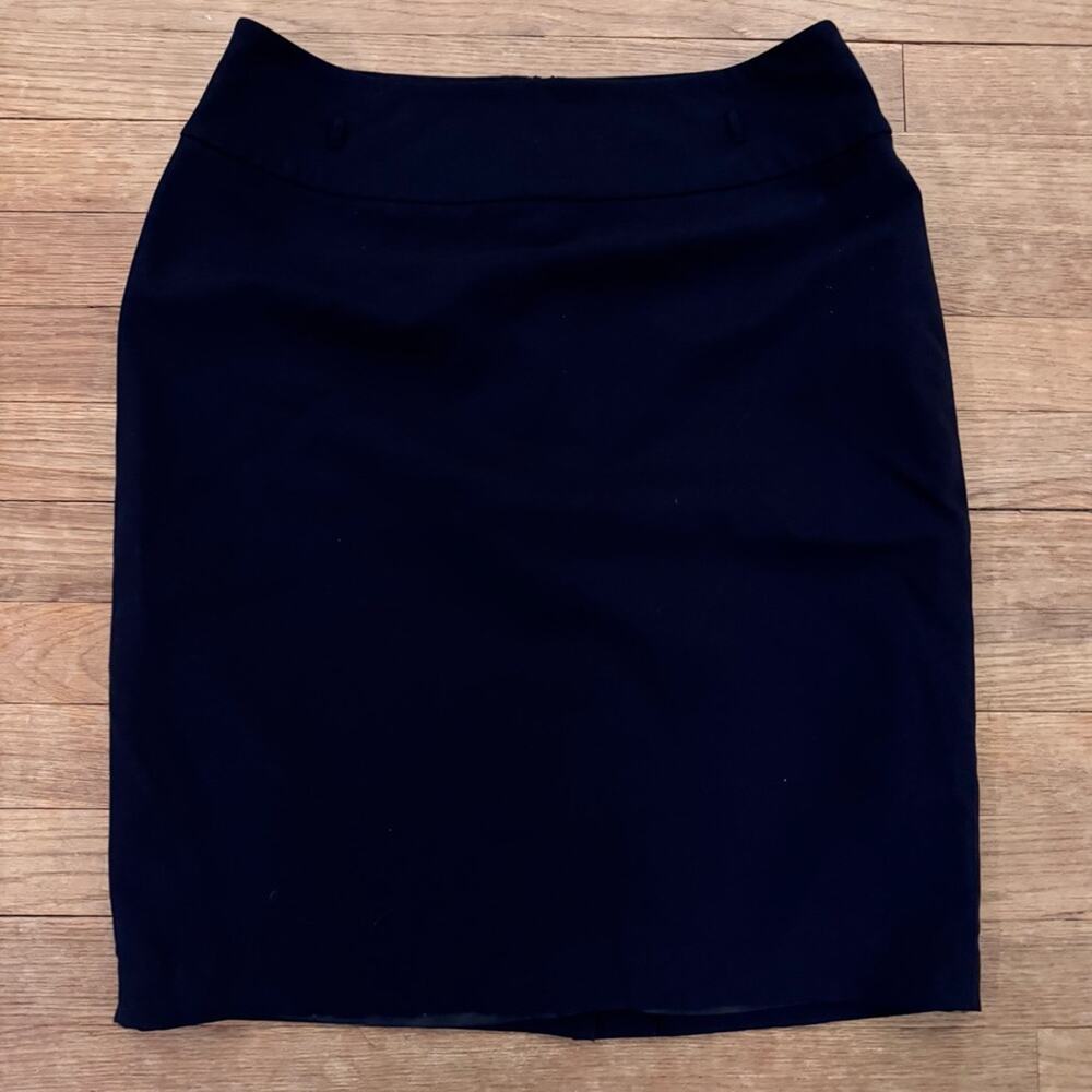 Liz Claiborne women's black knee length pencil skirt size 6 b76